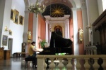 Zdjęcie na https://www.viapoland.com/ - portal informacyjny: Maestra Man Li Szczepańska na Letnim Festiwalu Chopinowskim w Brochowie