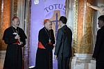 Zdjęcie na https://www.viapoland.com/ - portal informacyjny: Katolicki Nobel dla Zespołu Pieśni i Tańca Śląsk