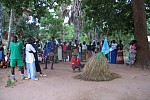 Zdjęcie na https://www.viapoland.com/ - portal informacyjny: Gambijski rytuał chroniący przed złem – tylko na Brave Festival 2015