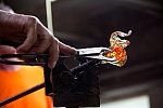 Zdjęcie na https://www.viapoland.com/ - portal informacyjny: Proces tworzenia szklanych cacek w Hucie Szkła Artystycznego Barbara