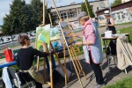 Zdjęcie na https://www.viapoland.com/ - portal informacyjny: Trwa wspólne malowanie w Brzeźnie