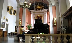 Maestra Man Li Szczepańska na Letnim Festiwalu Chopinowskim w Brochowie
