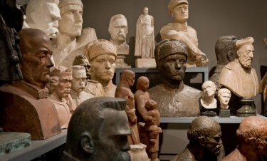 Kolekcja rzeźby współczesnej - wystawa stała w Królikarni